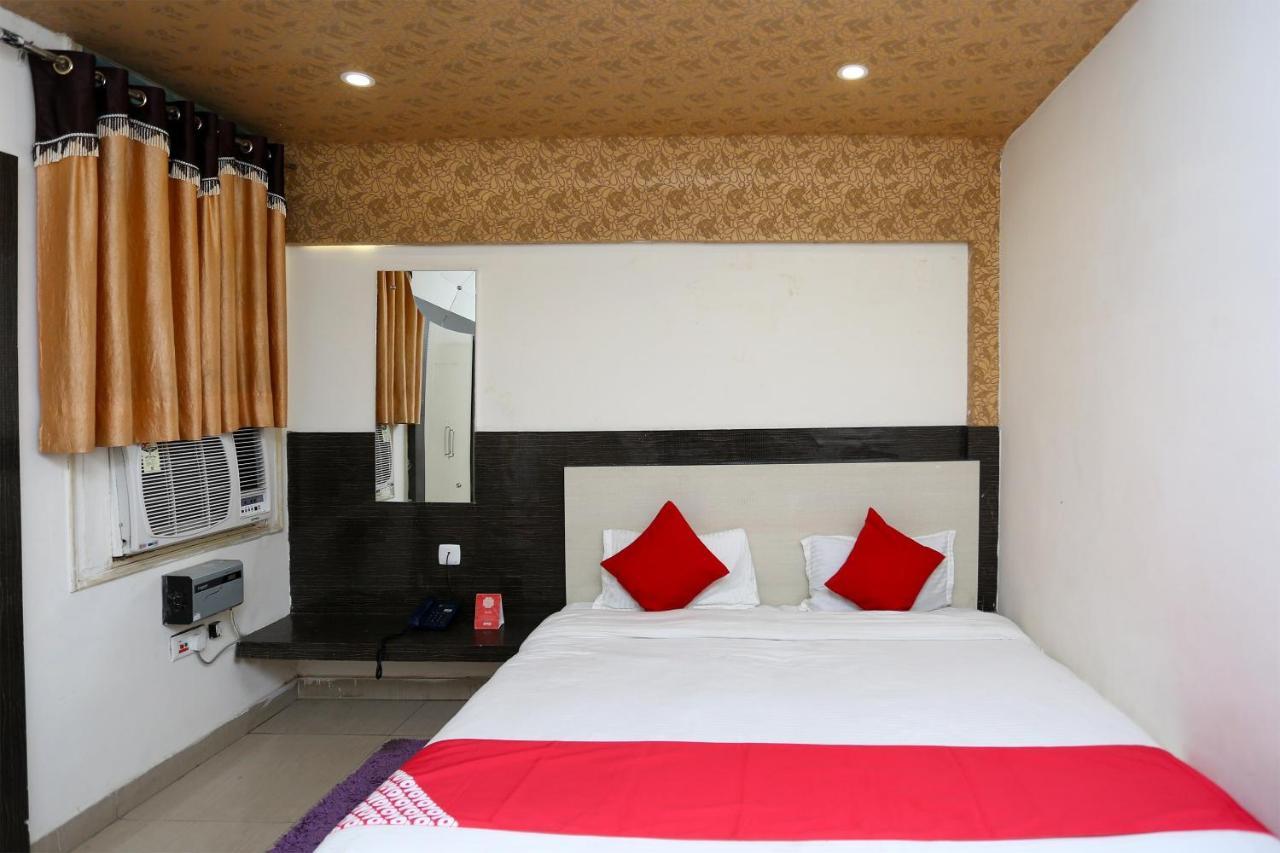 Super Oyo Flagship 4957 Hotel China Town Bhairaun Ghat Exterior photo